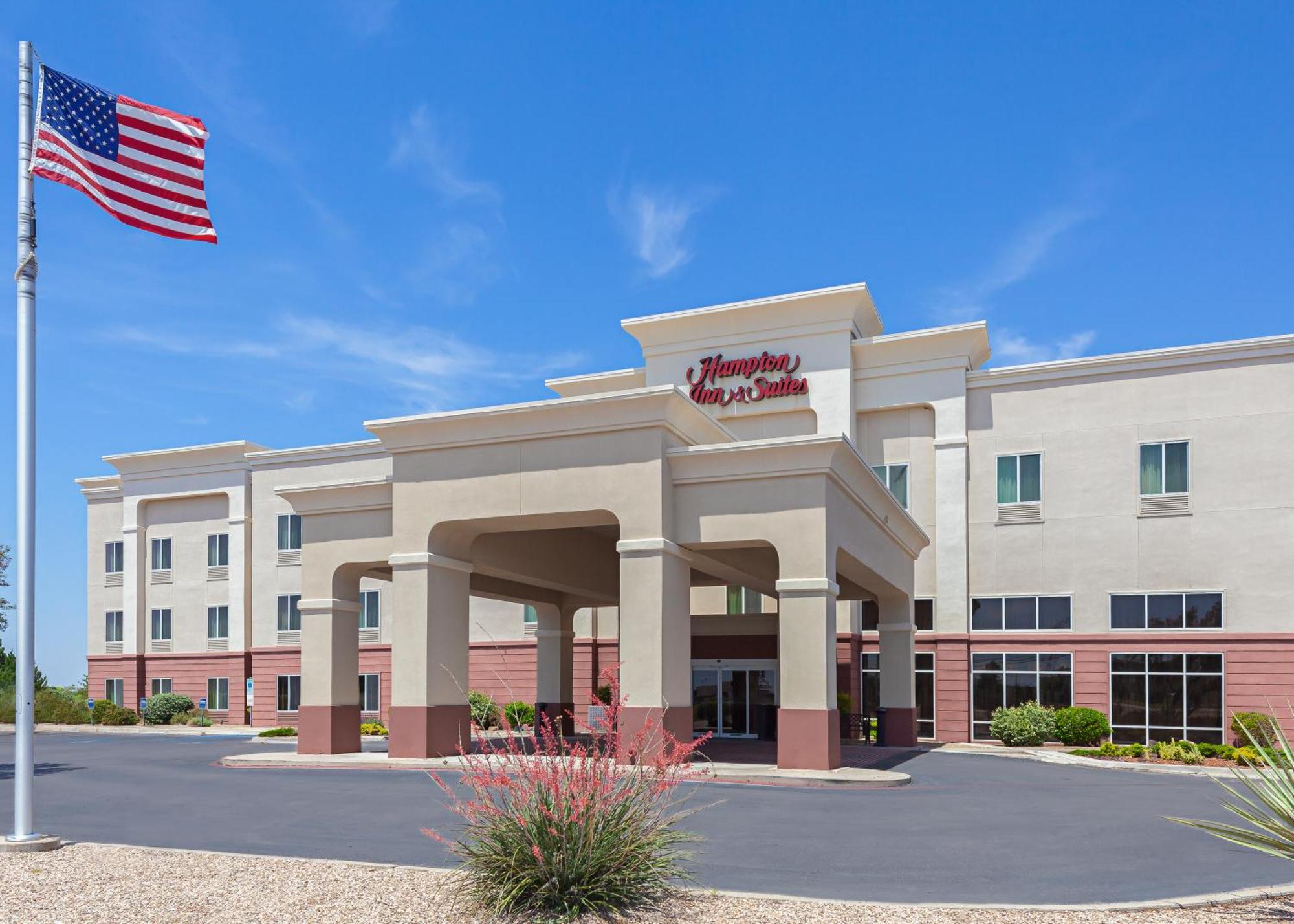 Hampton Inn & Suites Hobbs Exterior photo